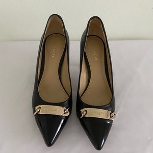 Coach women’s kitten heel pumps size 5 B